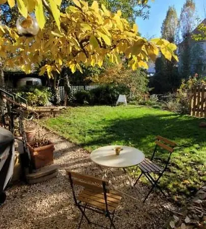 50m2 Au Bord De L'eau A Bed and breakfast *